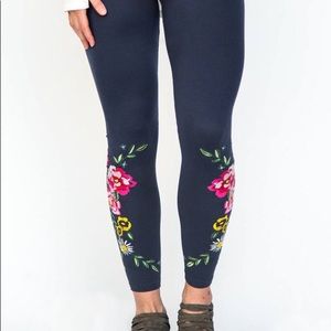 Agnes and Dora leggings embroidered